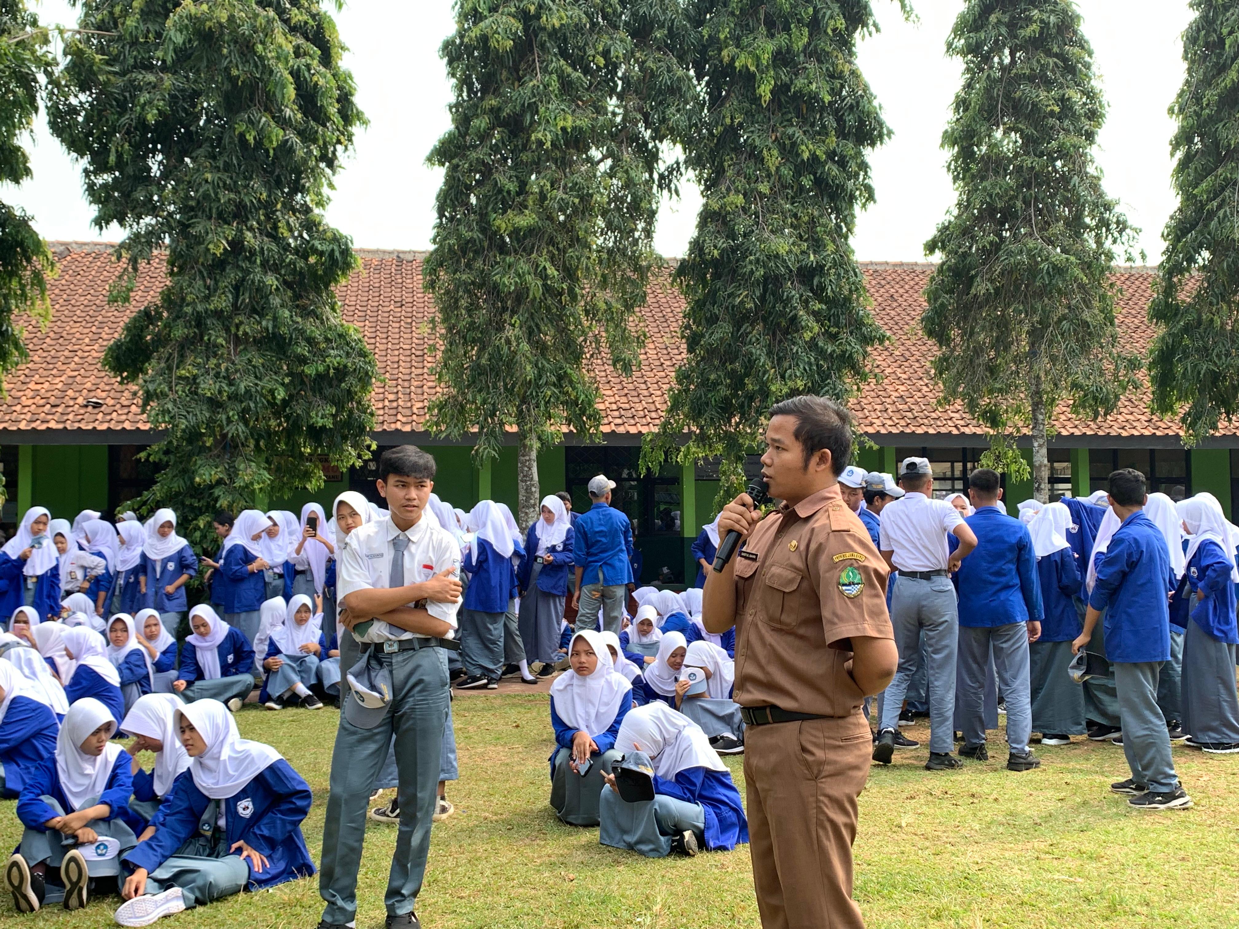 Pencalonan Ketua Umum OSIS dan Wakil Ketua Umum OSIS Periode 2024 - 2025 di SMA Negri 1 Jasinga Pencalonan Ketua Umum OSIS dan Wakil Ketua Umum OSIS Periode 2024 - 2025 di SMA Negri 1 Jasinga